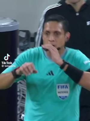 A post by @sainzdaniel on TikTok caption: Balon🙄 #futbol  #var 