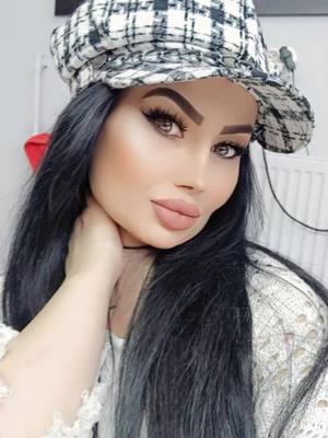 A post by @yasemin_42_07 on TikTok caption: #CapCut 