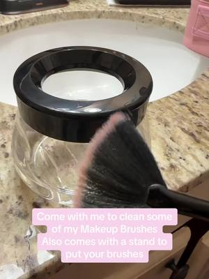 A post by @itskxthy on TikTok caption: I havent cleaned them in so long 😭 I have more i gotta do  #fyp #contentcreator #viral #tiktok #fypシ #viralvideo #viraltiktok #foryou #foryoupage #influencer #TikTokShop #creator #makeup #makeuphacks 