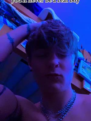 A post by @graywolfe_gym20 on TikTok caption: bitch do I look like pinocchio to you.🤥 I think the fuck not.🧐 got some wood now tho🤘🏼😏 #trans #ftm #queer #suckit #testosterone #bottomgrowth 🥕🤏🏼