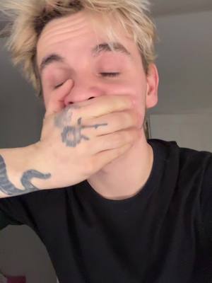 A post by @justinleeps on TikTok caption: nevvvvverrrr lose 🤑🫣