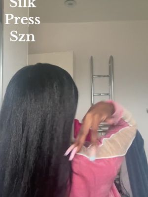 A post by @noms.ss on TikTok caption: I dont do natural hair content like thatt but thought i might aswelllll #4chair #silkpress #4csilkpress #blackgirlhair #hairgrowth 