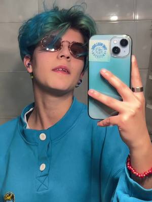 A post by @narciso.dai.capelli.blu on TikTok caption: Peró che ne dici mi lasci il tuo instagram ?