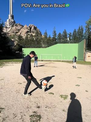 A post by @marcogascuena on TikTok caption: solo es futbol ⚽️❤️ #brazil🇧🇷 #gol 