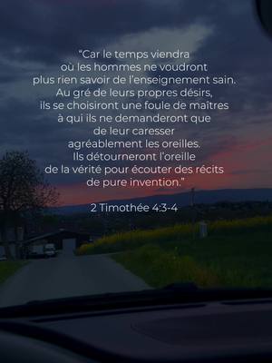 A post by @kiminena1 on TikTok caption: 2024, L’individualisme : Tout ce qui ME fait du bien, est bien. Alors que la Parole nous dit “Tout est permis, mais tout n’est pas bon” (1 Corinthiens 10:23) Aujourd’hui, on ouvre nimporte quelle porte, tant qu’elle ME fait du bien. Tant qu’elle ne me demande pas trop de sacrifice. On suit n’importe quel mouvement car il ME met au centre. Je suis le centre de mon bien-être, je suis le centre de ma vie. 🥴 Je ne pense pas qu’en cherchant en nous le bonheur, la paix, la vie, nous trouvions quoi que ce soit de bon. Mais en LUI, nous avons toutes ces choses. 🔥☝🏽 #tiktokchretien #amen #pourtoi #versetbiblique #parole #christ 