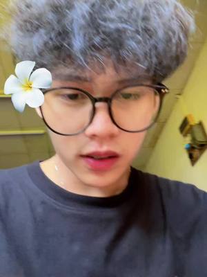 A post by @jin_dan on TikTok caption: ရည်းစားဦးမို့ပါ :")#howtolike #howtotiktok #tiktokuni #fyp #myanmar @Thu Ya 