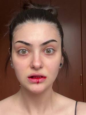 A post by @benedettaefaicchio on TikTok caption: #fakebloodwarning⚠️ #fakeblood #makeuptutorial #horrormakeup 