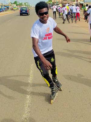 A post by @extra_roll_16 on TikTok caption: #skating #salomon228roller #extra🇹🇬 #togo #228patinage #freestyle 