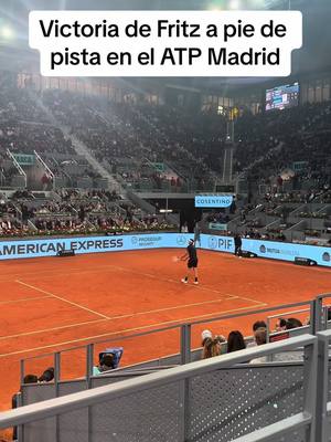 A post by @starbetsanalistas on TikTok caption: A pie de pista todo se vive mucho más como la victoria de Taylor Fritz #cerundolo #fritz #mutuamadridopen 