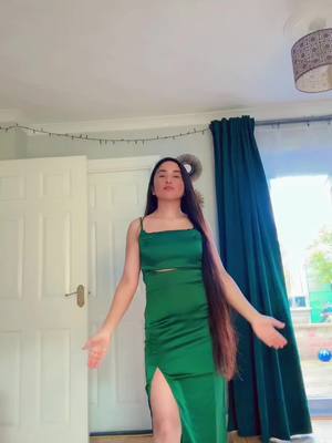 A post by @shonakclawniczak4 on TikTok caption: Summer satin bodycon dress available in green & pink under £10 only😱😱🤩🤩🥰🥰💃💃 Do grab it from yellow basket ☝️before it runs out ladies!!! #summerdress #bodycondress #dress #summervibes #partydresses #dayout #ladies #women #girls #foryou #TikTokMadeMeBuyIt #tiktok #TikTokShop #sale #viral #foryoupage #fyp 