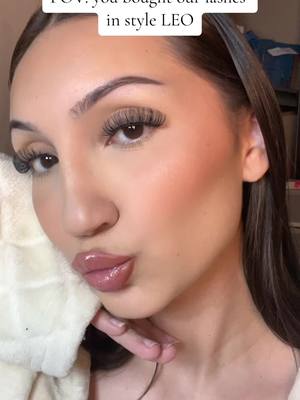 A post by @naomislashes on TikTok caption: link in bio 🫶🏻 #SmallBusiness #striplashes #fypツ 