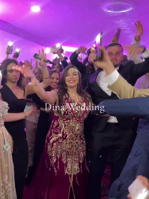 A post by @dinawedding on TikTok caption: Accompagnement de I & Y Félicitations a ce beau couple  🤍♥️ Une belle suprise pour les mariés a la fin de la video 🎇🎇 Boutique situé au 📍58 bis boulevard du colonel fabien 94200 IVRY SUR SEINE  Rdv au 06.62.73.30.96 #mariagealgerien #mariage2024 #couplegoals #fyp #viralvideo #pourtoi #negafaparis 