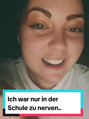 A post by @je.suis.lisa on TikTok caption: Ich war nur in der Schule um alle zu nerven. #liebe #fypシ #Love #fypage #makeup #fypシ゚viral #fyfy #fyfyfyfy #viral #foryoupage #viraltiktok #foryou #foryoupageofficiall #pageforyou_🔥 #viralvideo #foryoupageofficial #trend #fürdich 