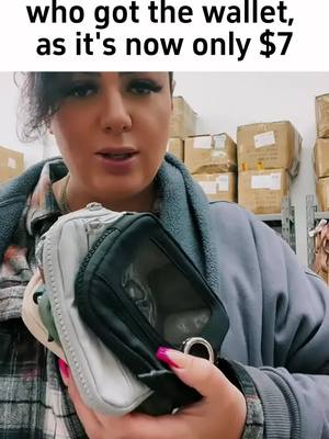 A post by @dghjhufcw on TikTok caption: trusssst me, youll love it #momwallet #mombag #whatsinmywallet #iriswallet 