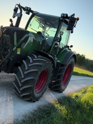 A post by @andi_newholland_ on TikTok caption: #foryoupage #fendt #fyyyyyyyyyyyyyyyy #fouryourpage #fyy #foryourpage #fendtpower 