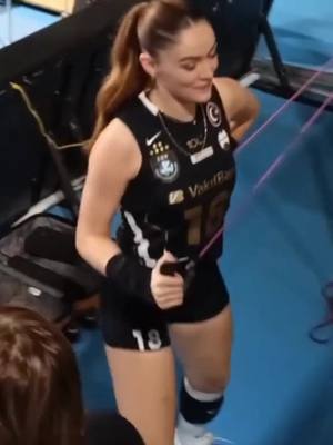 A post by @zehra_gunes_fanpage on TikTok caption: #zehra  #zehragüneş #zehragunes  #volleyball  #volley  #vakifbank  #pallavolo  #beautiful  #sports  #sport  #uliyagerasymova  #yuliyagerasymova  #marynamazenko  #fyp  #fypシ  