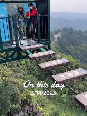 A post by @tiktokusvn_bkt on TikTok caption: #onthisday #bungee #蹦极跳 #xh #fyp #xuhuong #xyzbca 