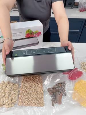 A post by @mkdd0001 on TikTok caption: Vacuum sealing machine makes food fresher.#food #vacuumsealer #foodsaver #Home 