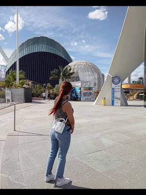 A post by @tatiarango18 on TikTok caption: #CapCut #parati #españa #viralvideo #melevantefeliz #inspira #fupシ #fypシ #CapCutAmor #miamor #teamo 