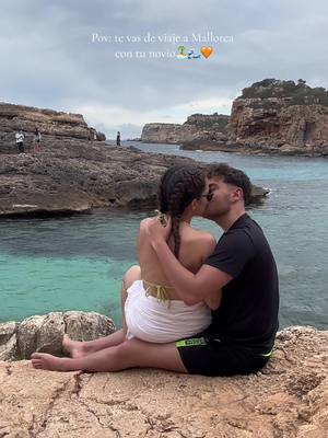 A post by @noamooreno on TikTok caption: recorrer mundo contigo es mucho mejor, te quiero🌎🗺️🧡 #mallorca #mallorcaspain #parati #fypシ 