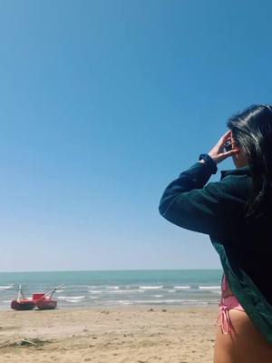 A post by @weng.bardinas on TikTok caption: 🏖😊#livelifeandlaugh #Trending#beachvibes #foryoupage #fypシ 