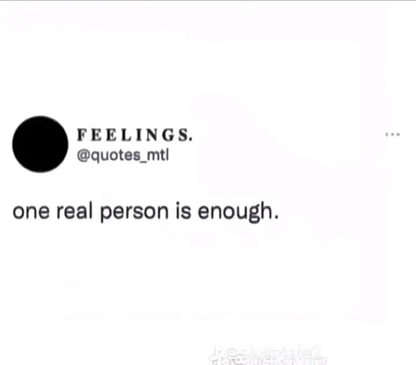 A post by @etxr on TikTok caption: #creatorsearchinsights #fyp #viral 