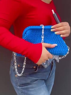 A post by @sarapadolini on TikTok caption: Ocean Bag 💙🐚🌊✨  • • • Contattami per avere la tua!🥰 #handmade #Bags #crochet #Love 