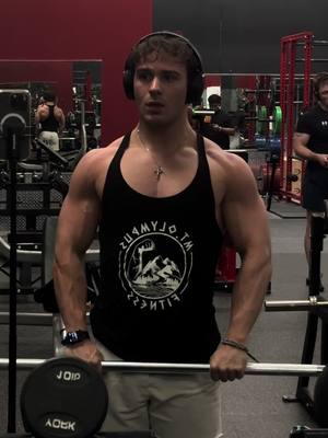 A post by @markdewees on TikTok caption: This single video has cured my body dysmorphia🙏 #natural #bodybuilding #GymTok 