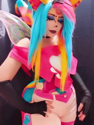 A post by @okoee_cosplay on TikTok caption: #helluvabosscosplay #queenbee #queenbeecosplay #hazbinhotel #hazbinhotelcosplay #hazbinhotelqueenbee 