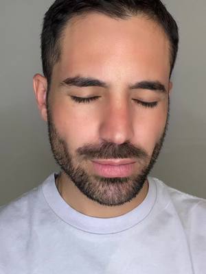 A post by @matiasferreiraa on TikTok caption: QUÉ  LES PARECE ???? tendris que hsber nacido con ojos azules ? 🤣🙄 #smile #Love #foryou #goza #viral 