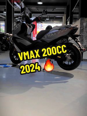 A post by @mototeamvms on TikTok caption: 🔥 Vmax 200cc  ♦️ avec une année d'assurance  ♦️ avec une année de garantie  ♦️ 0555 52 1747  #vmax_200cc🥵❤️ #vmax_200 #vms_rr_2023🖤🤍 #vms_xdv_200 #xdv300😍 #keeway202 #motar #cuxiitoo 