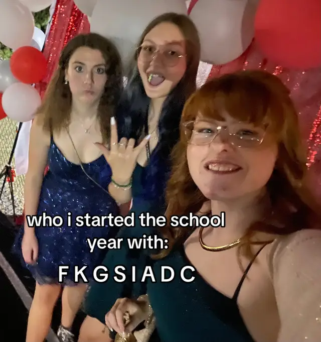 A post by @vsxboo._ on TikTok caption: i’d say i had a great first year of high school. so sad to see this year come to an end🤍 #highschool #trend #fyp #friends #bored #foryou #trendy #freshmanyear 