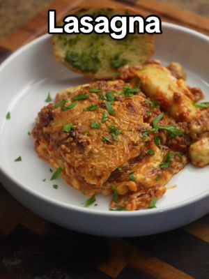 A post by @friedf00dies on TikTok caption: Fried Foodiesss 😊 what recipe yall want me to teach yall next? I know your husband or wife is HUNGRY! #foodtiktok #pasta #lasagna #Foodie #friedfoodies 