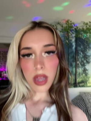 A post by @xjusteviex on TikTok caption: You know you’re mine #foryou #toronto #girlmom #trendingvideo 