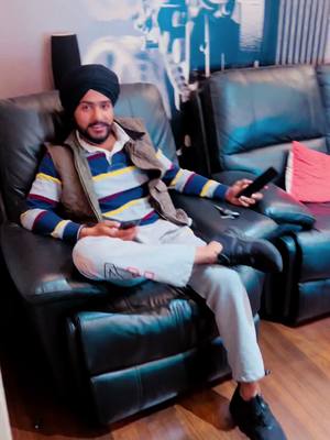 A post by @sukh..aulakh on TikTok caption: #viral #foryou #tiktok #punjabi #punjabisong 