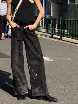 A post by @davidviotoff on TikTok caption: I'm obsessed with these jeans ✨ #jeans #glitter #zara #glitterjeans #pant #OOTD #fyp #fypシ゚viral #outfit #pridemonth #tokyo #japon #japan 