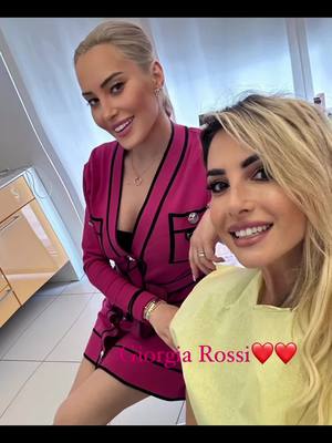 A post by @anicristescu21 on TikTok caption: Oggi in studio con la mia amica Giorgia Rossi❤️🦷😀 #neiperte #perte #fyp #virale #viral #cannizzostudio #dentistamilano #sorriso #dentista #anicristescu #giorgiarossi 