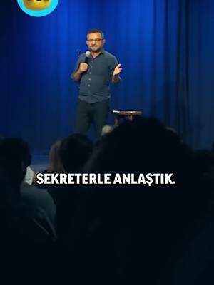 A post by @komedyiyen on TikTok caption: Ali Congun.. #komedi #standuptürkiye #komikvideo #cemyılmaz #hasancankaya #replik #konuşanlar