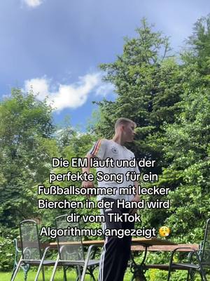 A post by @nicorosseburg on TikTok caption: diesen freitag kommt dieses brett ,,dies oder das“ 😮‍💨 #foryou #em #fußball #viral 