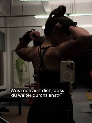 A post by @karamellisiert_ on TikTok caption: Das erreicht was ich immer wollte! 🫶🏼  #kdk #powerlifting #powerlifter #kraftdreikampf #gymgirl #beingoverweight #real #relatable #gymreel #gym #fitness #fitnessmotivation #gymmotivation #GymLife 