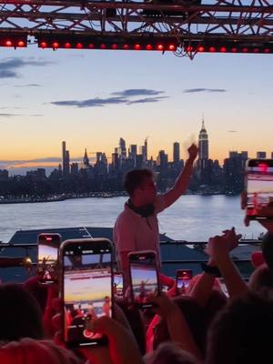 A post by @thedjdentist on TikTok caption: Brooklyn is an absolute vibe… Arlo Hotel 🕺💃🕺 #sunsetedm #euphorichouse #housemusic #music #howtobecomeadj #music #pioneer #edmtiktok #dentist 