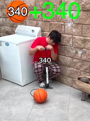 A post by @franerjose on TikTok caption: Balon De Futbol vs Basketbal #franer 