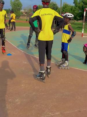 A post by @extra_roll_16 on TikTok caption: #extra🇹🇬 #skating #228patinage #salomon228roller #sports 