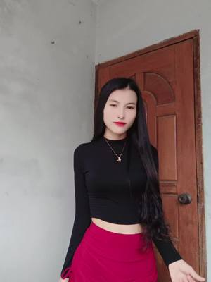 A post by @ on TikTok caption: သမီးဆီ ⚽ လာဆော့😜🖤 #foryou #foryourpage #fypviral #fypppp 