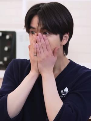 A post by @theboyzvibez on TikTok caption: The way I exactly had the same reaction as Younghoon😳 #kimjaejoong #tvxq #theboyz #tbz #younghoon #sasaeng #kpop #fypage 