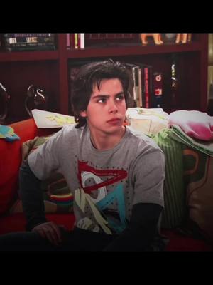 A post by @thamesaee on TikTok caption: Been on a disney kick recently and hes just so beautiful #fypシ #nattsvsp #wizerdsofwaverlyplace #maxrusso #maxrussoedit #onthisday #xyzbca #ae #vspedit #explorerpage #viralvideo @Sophie 🪐 @DULCINÉE @𝒋𝒆𝒏𝒏 ❦ @al’ @🌪️ || 2.3k @louise ❀ @𝑲𝒆𝒊❀ 