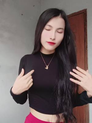 A post by @ on TikTok caption: kiss kiss 😗❤️‍🔥 #foryou #foryourpage #fypviral #fypppp 