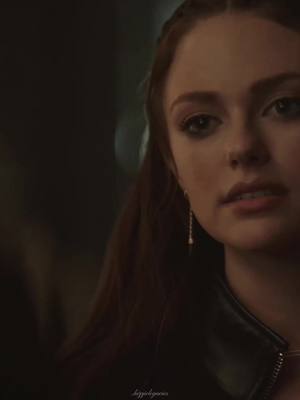 A post by @hizzielegacies on TikTok caption: hope's face when she saw freya :( #hopemikaelson #legacies #hopemikaelsonedit #hopeandreamikaelson #legaciesseason4 #legaciesedit #hizzie #hosie #lizziesaltzman #josiesaltzman #tvd #tvdu #theoriginals #freyamikaelson #rebekahmikaelson #foryou #fyp #foryoupage #danielleroserussell 