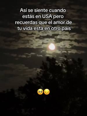 A post by @gabrielmartinezj1 on TikTok caption: 😔🥺ella esta en México 😭 #amor #sad #sueñoamericano #viral #amor #novios #parejas #distancia #comparte #mandaselo #novia #novio 