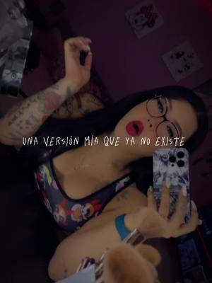 A post by @april_dolly on TikTok caption: hace mucho dejo de existir 💅🏻#CapCutAmor #versionmia 